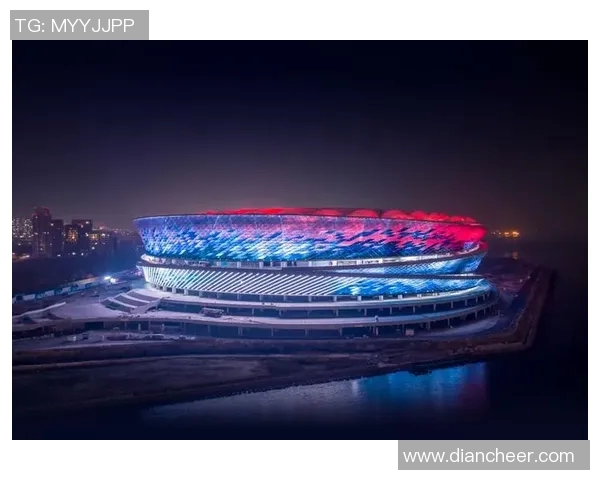 大型足球球星雕塑成为城市地标展现体育精神与文化魅力