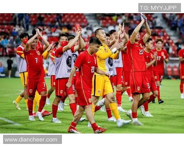 撞人足球球星背后的伤害与争议引发的职业道德与社会责任讨论